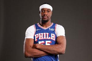 队记:胡克波尔蒂看起来像跟腱撕裂 若属实球队必须补强中锋