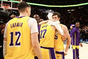 蜘蛛直播_蜘蛛免费NBA在线直播_蜘蛛足球无插件高清观看